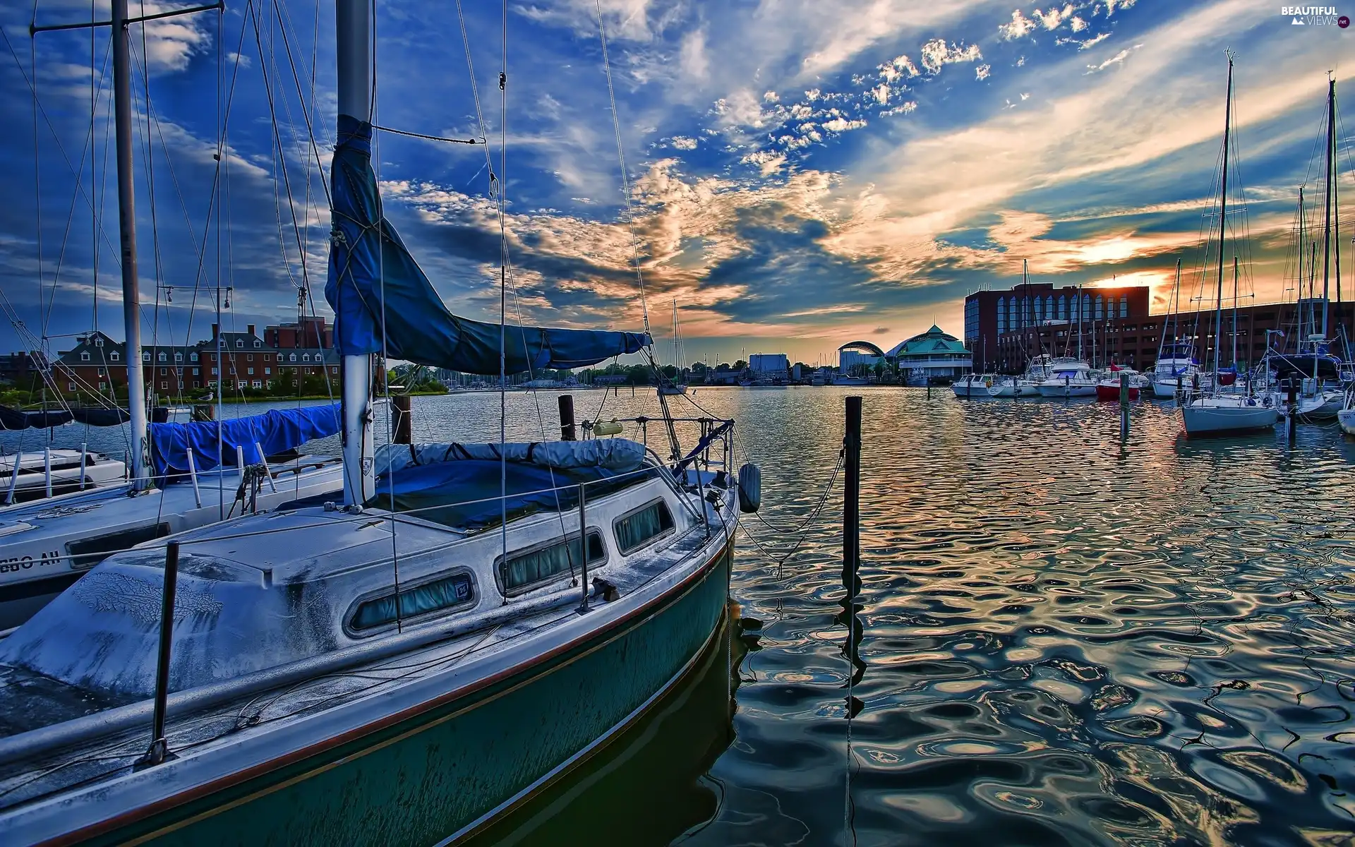 clouds, buildings, Boats, Sky, lake