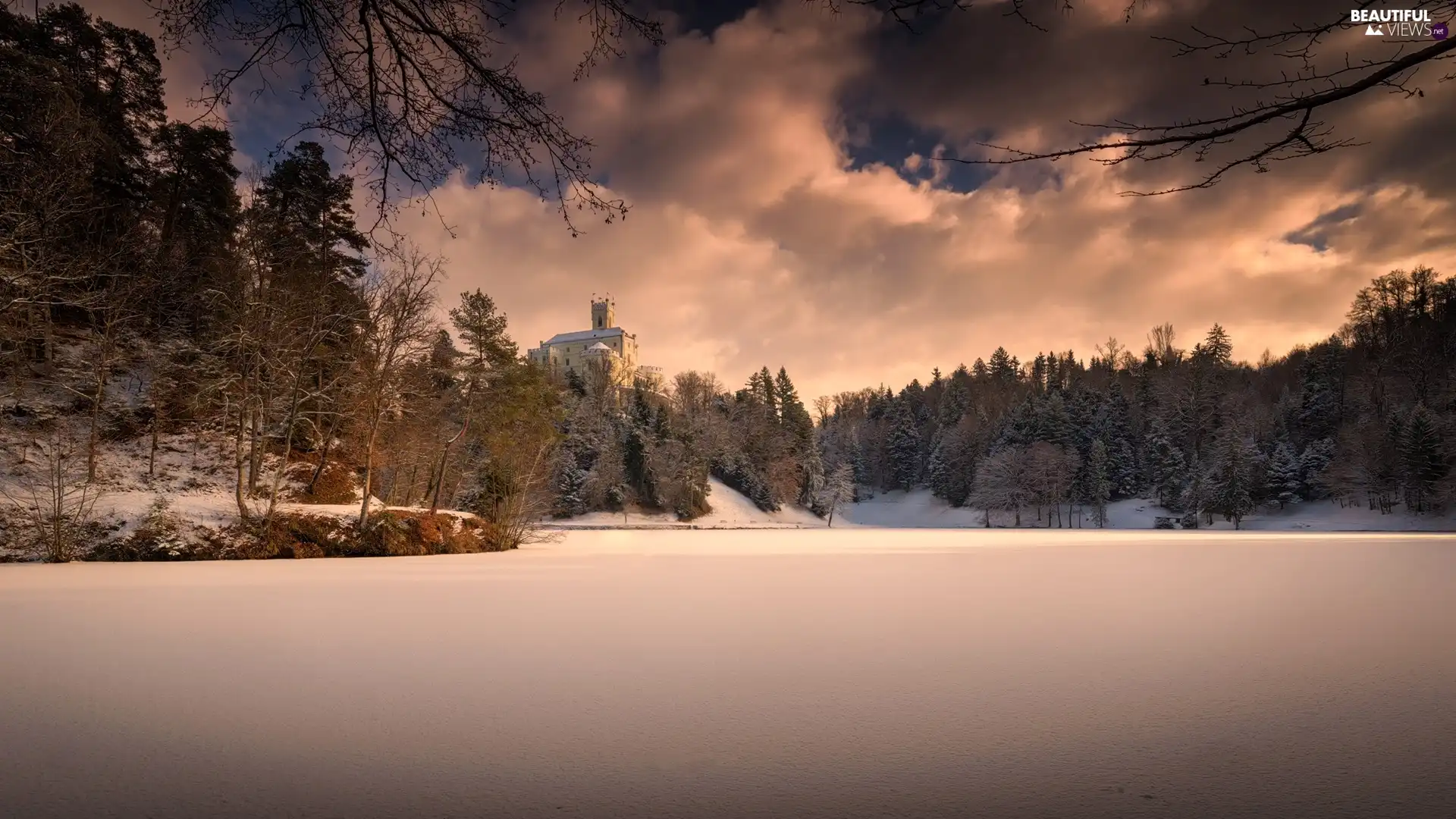 lake, Trakoscan Castle, viewes, winter, Coartia, trees, clouds