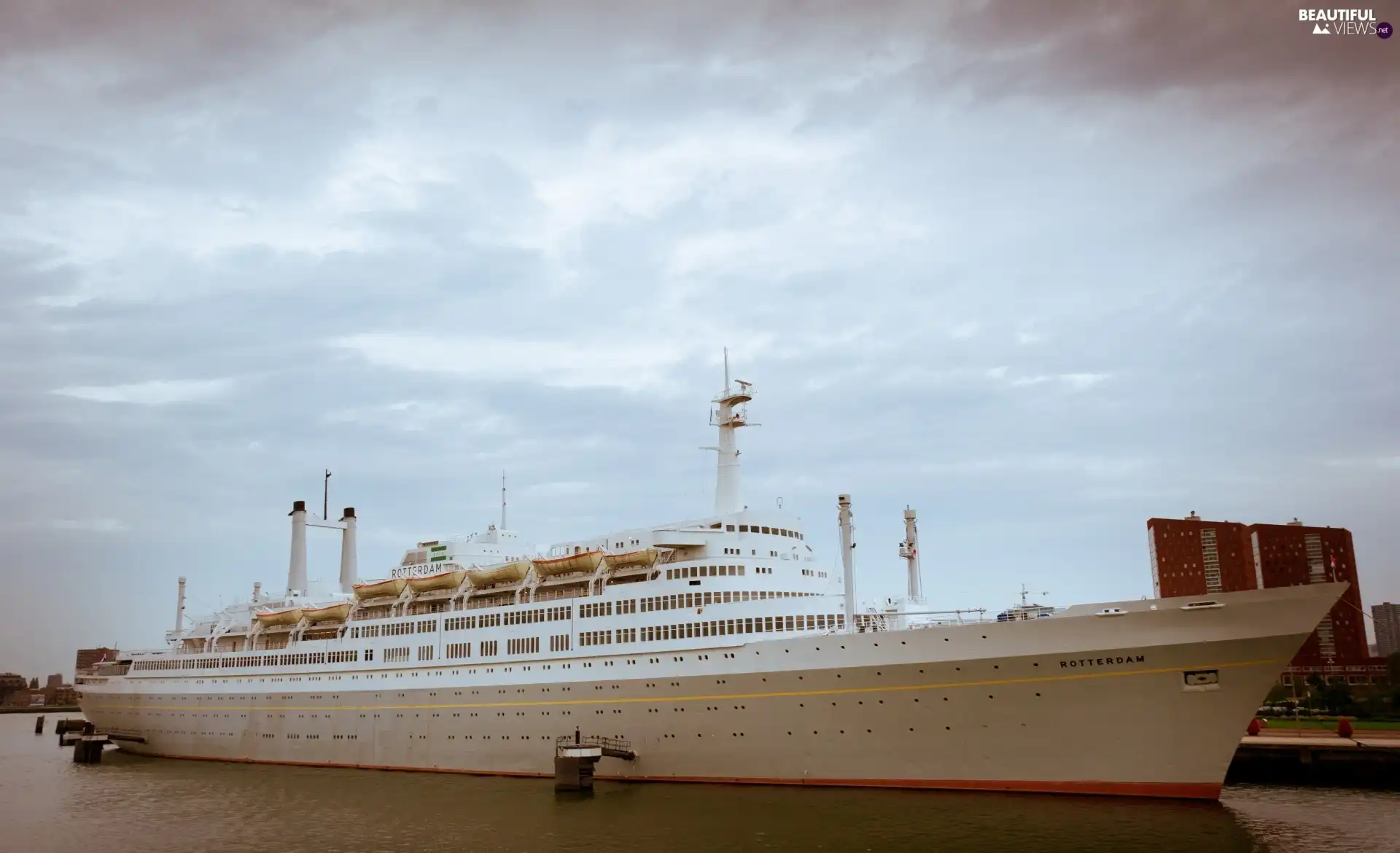 Passanger ship, rotterdam