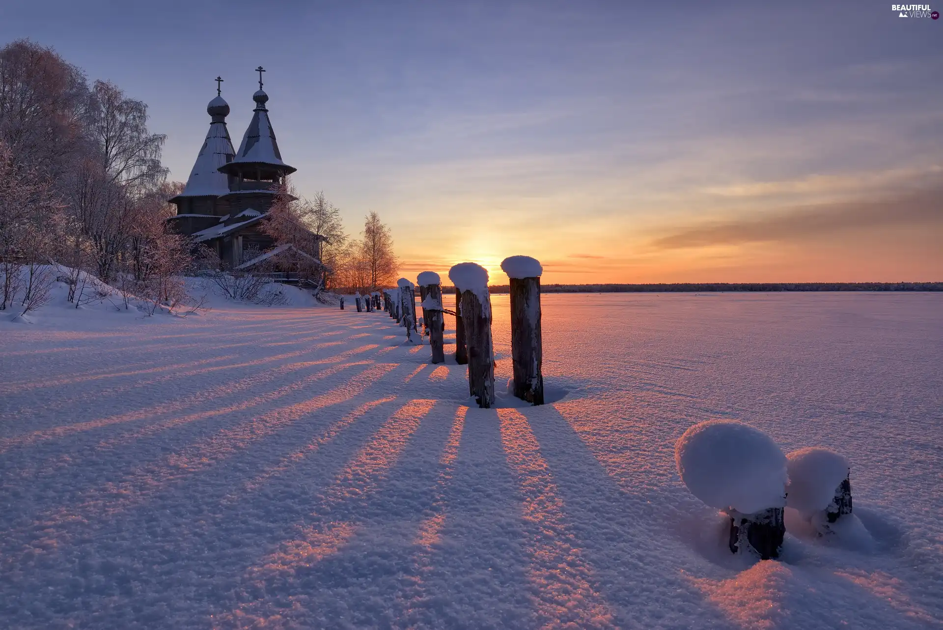 Sunrise, winter, viewes, Pins, trees, Cerkiew