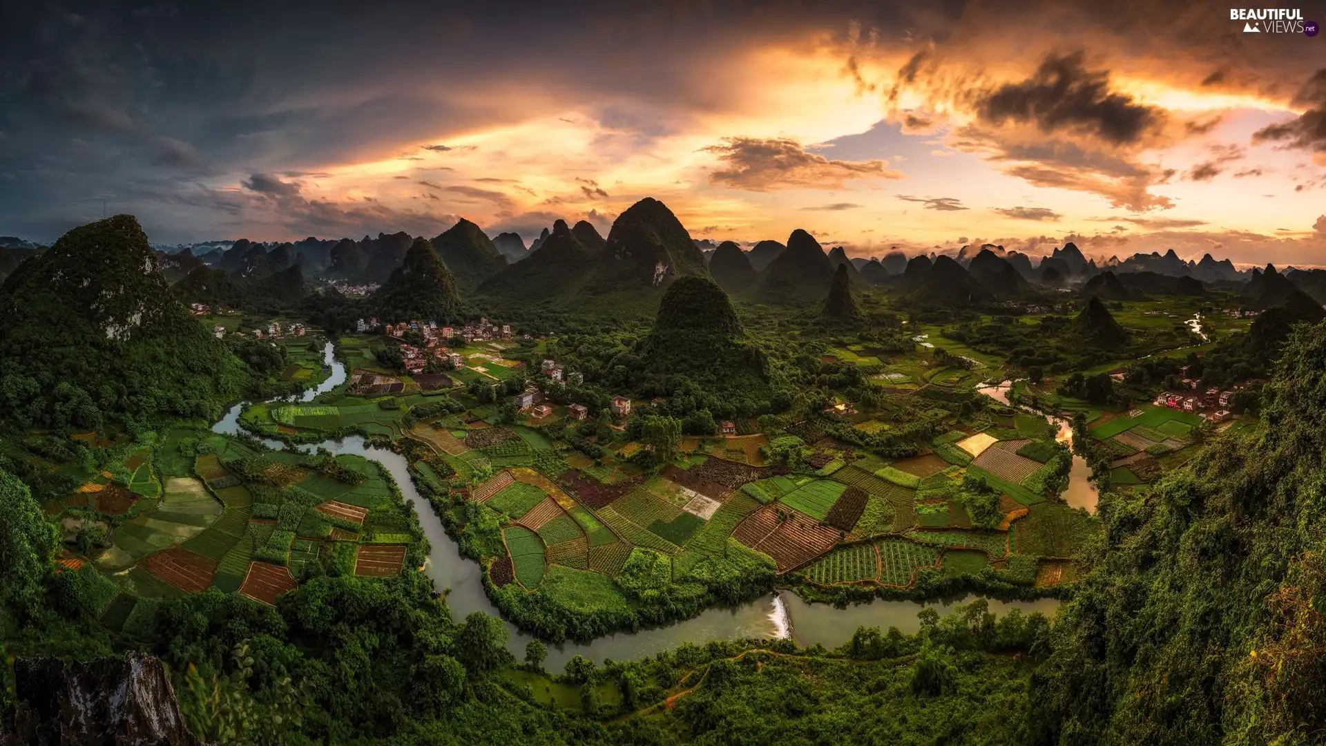 Gui Jiang River, Guangxi Region, Sunrise, Guilin Prefecture, China, Li River, Mao er Shan Mountains