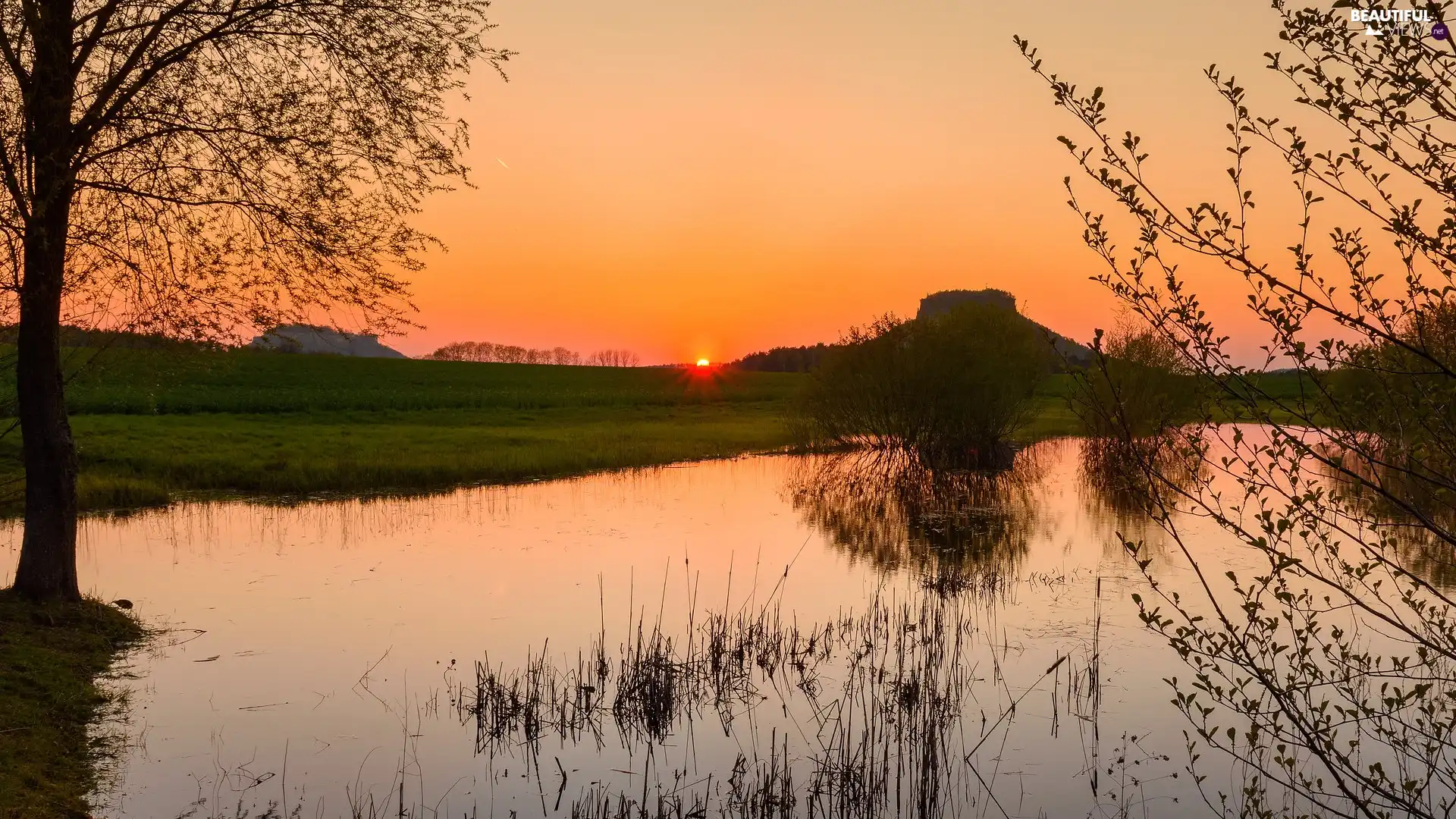 trees, Pond - car, mountains, Hill, viewes, Great Sunsets