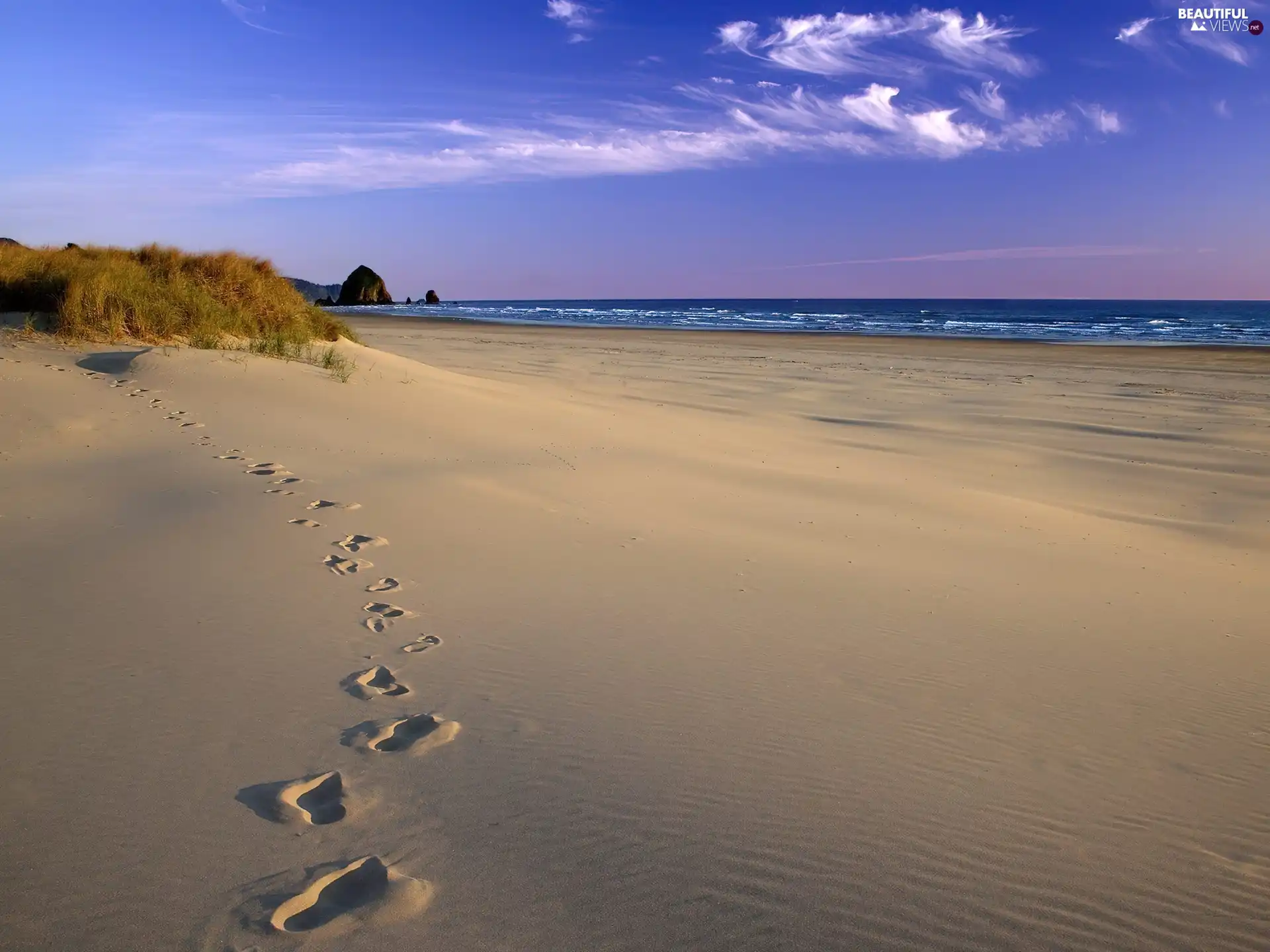 water, Sand, traces